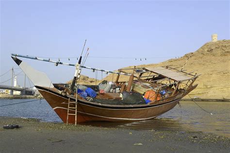 Sur - Dhow (1) | Sur | Pictures | Oman in Global-Geography