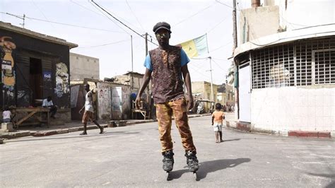 Photos: Art spruces up colonial-era buildings in Dakar neighbourhood ...