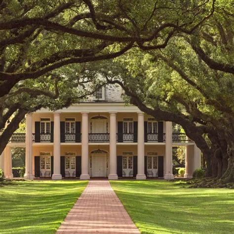 Oak Alley & Laura Plantation Combo Admission & Guided Tour with Transportation from New Orleans ...
