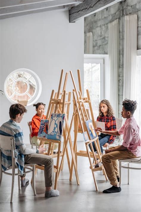 Students in an Art Class · Free Stock Photo