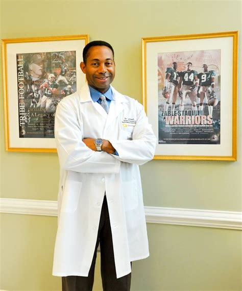 Get to know Dr. Alexander Lambert: Team Physician for the William and Mary Football Team ...