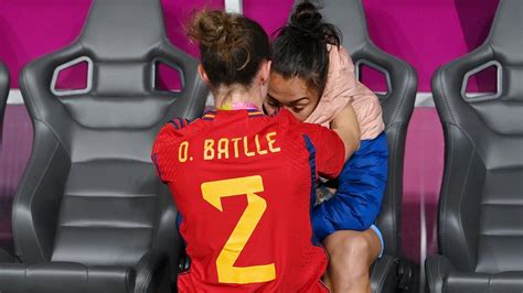 Lucy Bronze comforted by Ona Batlle after World Cup final between Spain, EnglandIco | Gold Coast ...