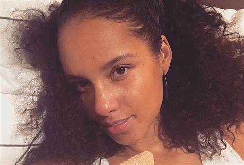 Alicia Keys No Makeup: Why Did Alicia Keys Stop Wearing Makeup? | BEAUTY/crew