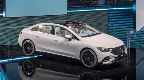 2023 Mercedes-Benz EQE electric sedan is packed with high-end tech - CNET