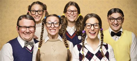 Cute Nerd Hairstyles For Girls- Hairstyles For Nerdy Look » Dotoji