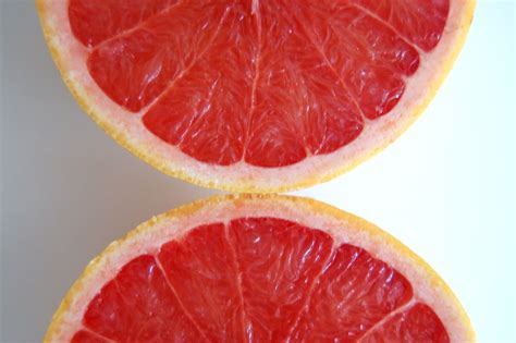 One Grapefruit A Day Helps Lowering Cholesterol, But... | Cholesterol lowering foods, Low ...