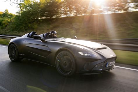 Ogle Aston Martin's gorgeous V12 Speedster running in the wild ...