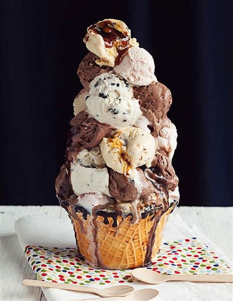 OMG. Check out this 30 scoop ice cream sundae. Ice Cream Sundae Recipe, Yummy Ice Cream, Love ...