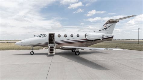 Private Jet Hawker Beechcraft Premier 1/1A Charter | PEAK AIR