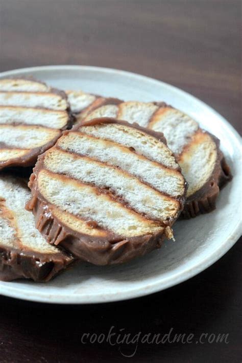 Marie biscuit chocolate logs recipe, step by step - Edible Garden