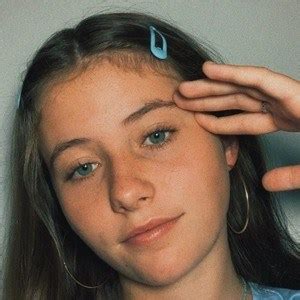 Kayla Hanson - Age, Family, Bio | Famous Birthdays