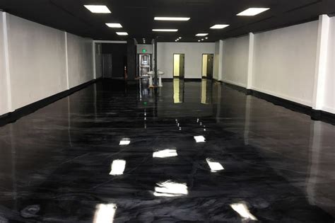 DEEP BLACK - Epoxidharz in 2020 | Epoxy floor, Black floor, Metallic epoxy floor