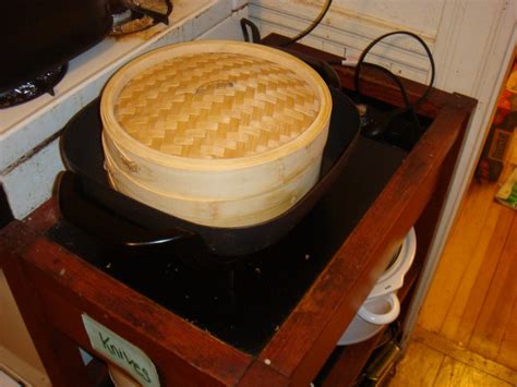 Cooking Tips: How to Use a Bamboo Steamer