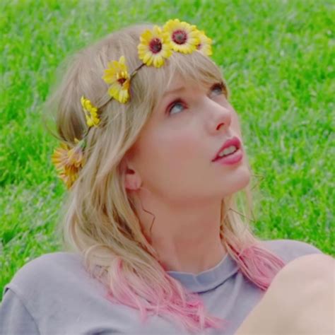 🌼 behind the scenes of the Lover album photoshoot icons [part 1] 🌼 like or reblog if you use ...