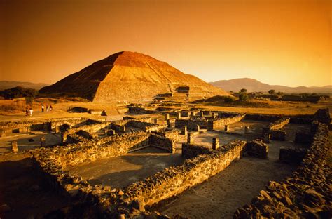 view-of-teotihuacan-down-the-avenue-of-the-dead - Mexico State Pictures - History of Mexico ...