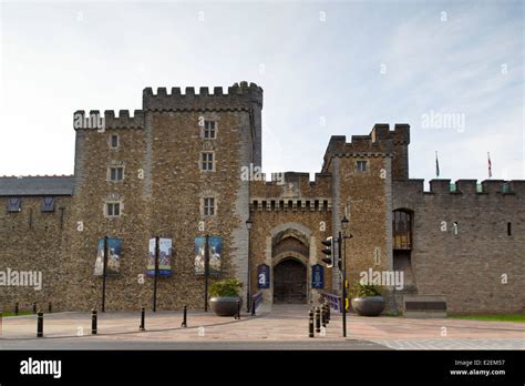 Cardiff Castle in Cardiff City Centre Stock Photo - Alamy