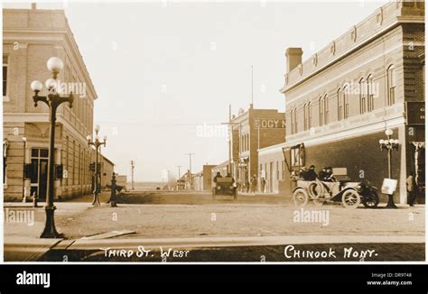 Chinook, Montana - Third Street West Stock Photo - Alamy