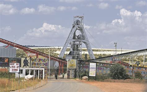 ‘Used’ women cry foul after being ousted by Blyvoor Gold Mine | City Press