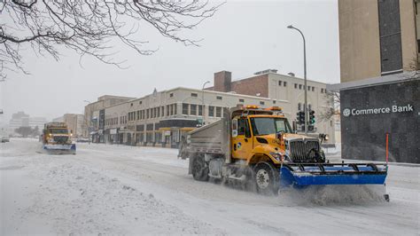 Central Illinois road conditions improve in Peoria, IDOT-plowed sites