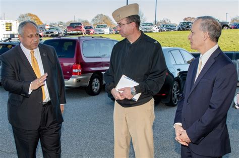 DVIDS - News - Secretary of the Navy Carlos Del Toro tours undersea vehicle lab during visit to ...