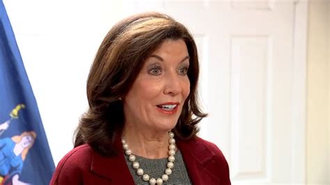 Governor Kathy Hochul urges New York City employers to bring workers ...