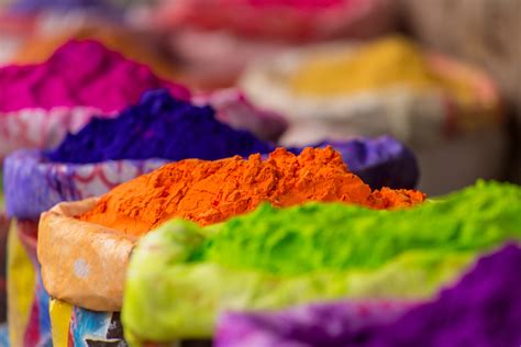 Play A Safe Holi: Try These Natural Home-made Colors - Tata 1mg Capsules