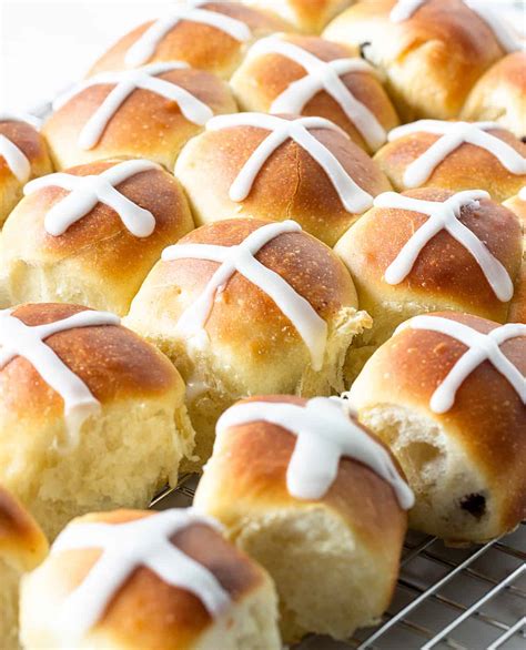 Simple Hot Cross Buns - Vintage Kitchen Notes