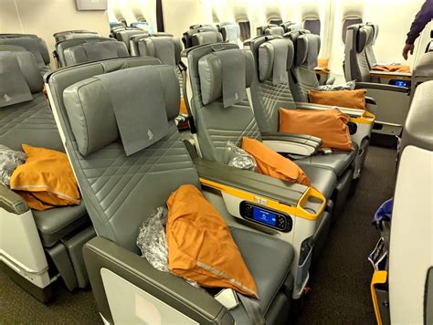 Review: Singapore Airlines B777-300ER Premium Economy NRT-SIN - The MileLion