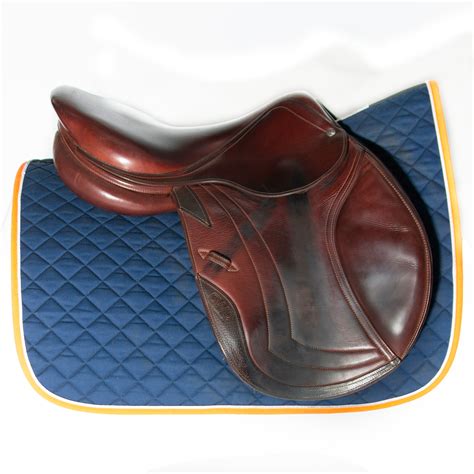 CWD 17 IN CWD Saddle Medium Tree 2015 Jumping Close-Contact at Chagrin Saddlery Main