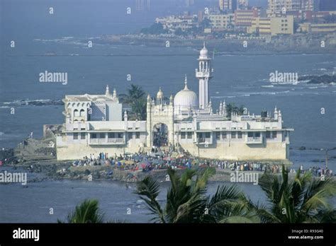 Haji Ali Dargah, Mumbai, Maharashtra, India Stock Photo - Alamy