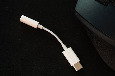 Apple USB-C to 3.5 mm Headphone Jack Adapter | Headphone Reviews and ...