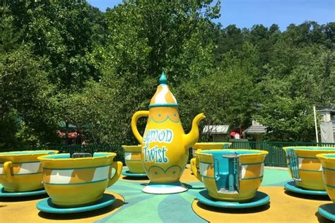 Dollywood with Kids: 10 Things to Know Before You Go! - Trips With Tykes