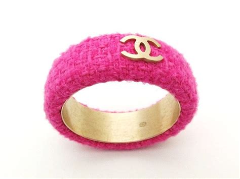 Authentic Vintage Chanel cuff bracelet bangle 3 CC pink tweed | Vintage Five