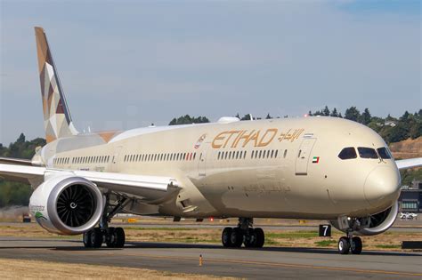 Etihad Airways Boeing 787-10 Dreamliner N8572C / A6-BMI – v1images ...