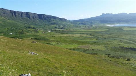 A Guide To: The Isle of Eigg - West Coast | Out About Scotland