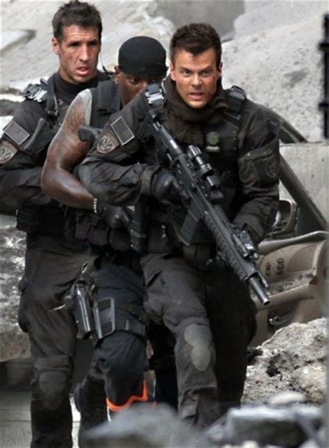 Josh on set Transformers 3 - Josh Duhamel Photo (14081440) - Fanpop