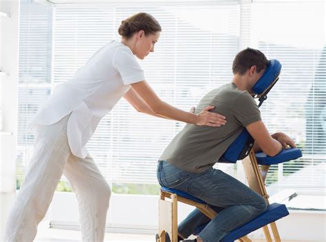 What’s the Different Between Manual Therapy and Massage Therapy? | Practice Perfect