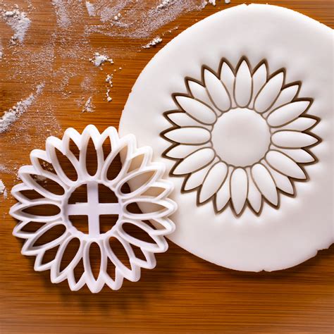 Sunflower Cookie Cutter – Bakerlogy