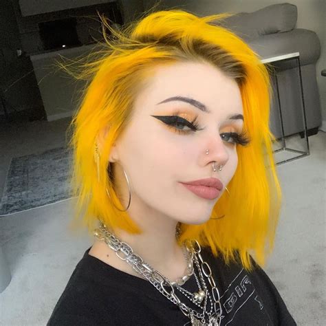 Xowie 🕷 (@xowiejones) • Fotos y videos de Instagram | Hair inspo color, Aesthetic hair, Yellow ...