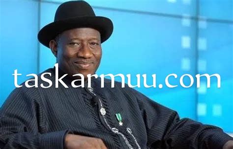 GOODLUCK JONATHAN YAYI FATALI DA FORM DIN APC DA AKA SAI MASA NA TAKARAR SHUGABAN KASA