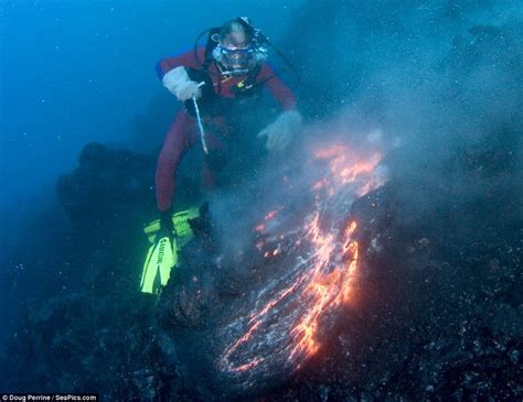 Hawaiian Underwater Volcano | Volcano Erupt