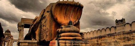 Shiva-lingam, India's most emblematic hindu representation