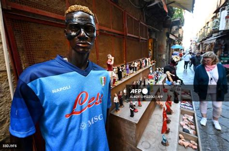 Thousands of fans greet Napoli after win over Juve