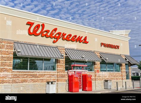 Walgreens Pharmacy front exterior sign and corporate logo in Montgomery, Alabama USA Stock Photo ...