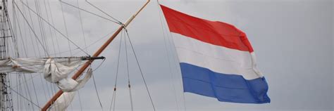 History Today (57): Nederlandse vlag officieel...