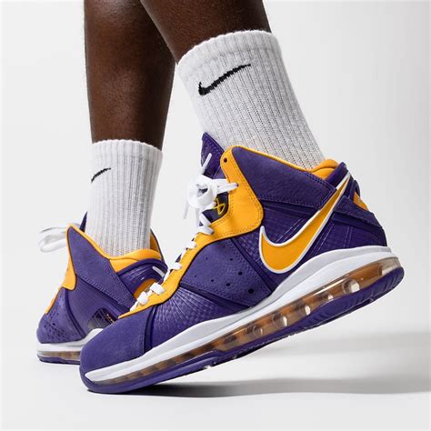 LeBron VIII QS Lakers - кроссовки Nike, новый релиз Леброн 8 Лейкерс