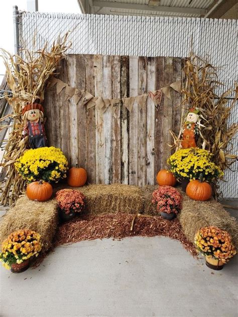 20+ Fall Outdoor Decor Ideas 2020 – HomeDecorish