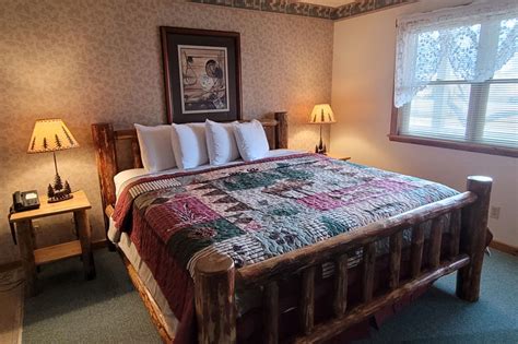 Accommodations - Gardiner, MT Hotel | Yellowstone Basin Inn