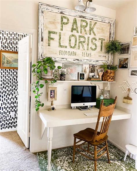 30 Gorgeous Office Décor Ideas You’ll Enjoy Working from Home In