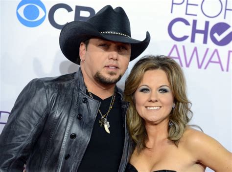 Country star Jason Aldean files for divorce | CTV News